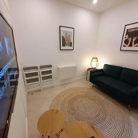 Appartement Premium Dans Une Belle Demeure - Hyper Centre-Ville De Reims Buitenkant foto